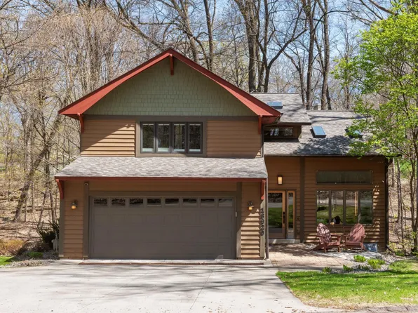 18920 Park Ave, Deephaven, MN 55391