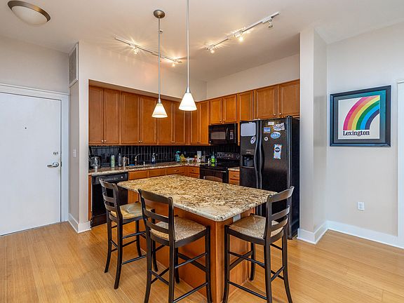 4th image of 535 S Upper St APT 303