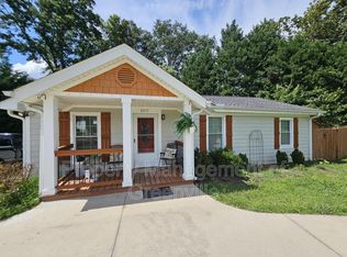 2215 E Lee Rd, Taylors, SC 29687