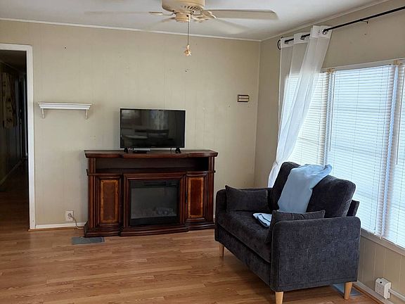 3rd image of 6506 Waikiki Dr #263