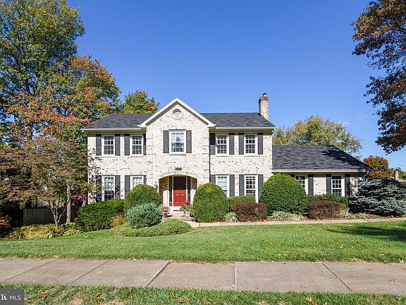 2nd image of 4600 Tiffin Pl