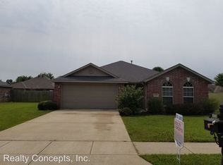 3877 W Tanyard Dr, Fayetteville, AR 72704