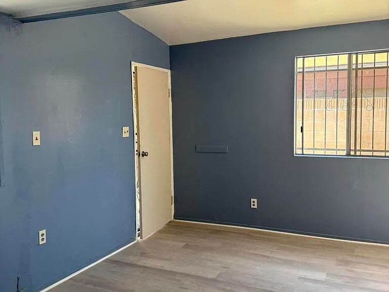 516 S Sadler Ave #3/4 — Photo 2