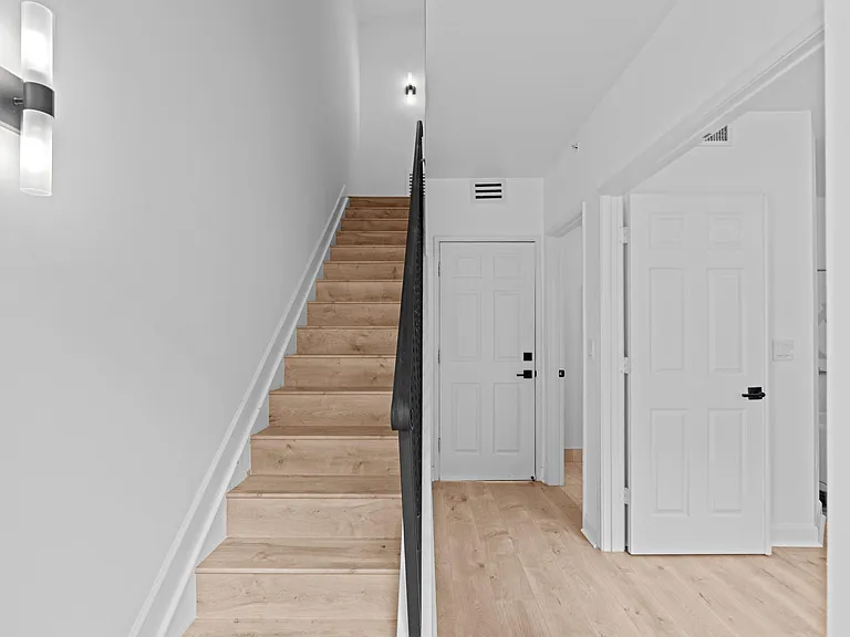 687 Hibiscus St — Photo 13