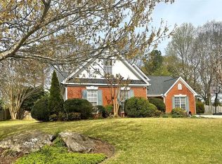 135 Graymist Ln, Loganville, GA 30052