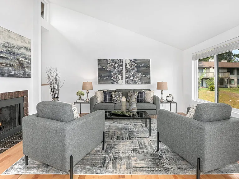 14647 NE 35th St #24 — Photo 4