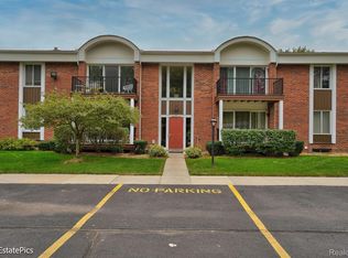 29554 Bobrich St, Livonia, MI 48152