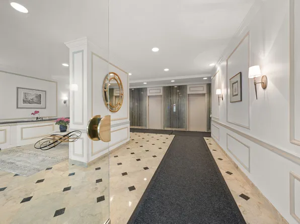 301 East 69th Street 12L image 12 of 12