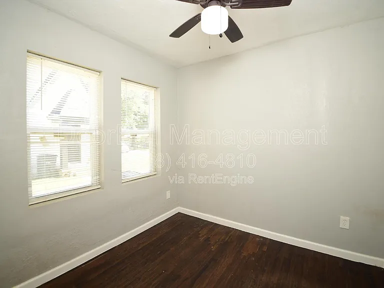 613 E Xyler St — Photo 7