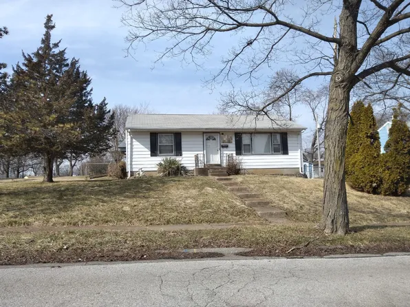 10711 Saint Henry Ln, Saint Ann, MO 63074