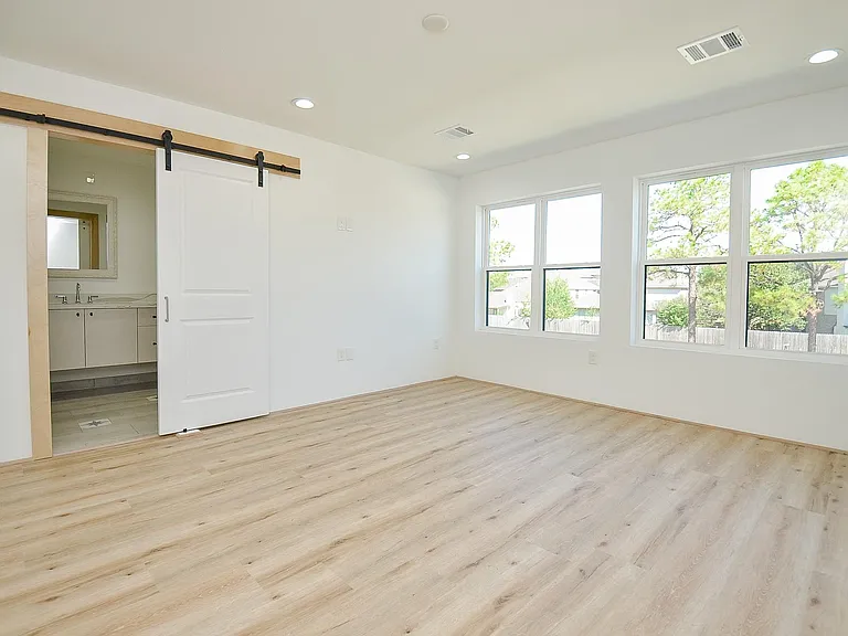 15000 S Richmond Ave #4 — Photo 16