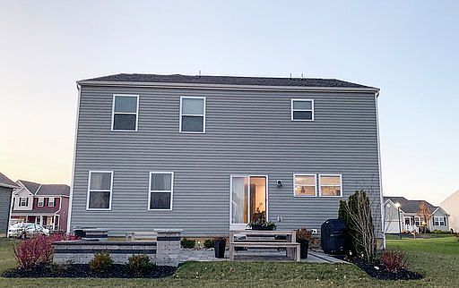 5th image of 204 Weeping Willow Run Dr