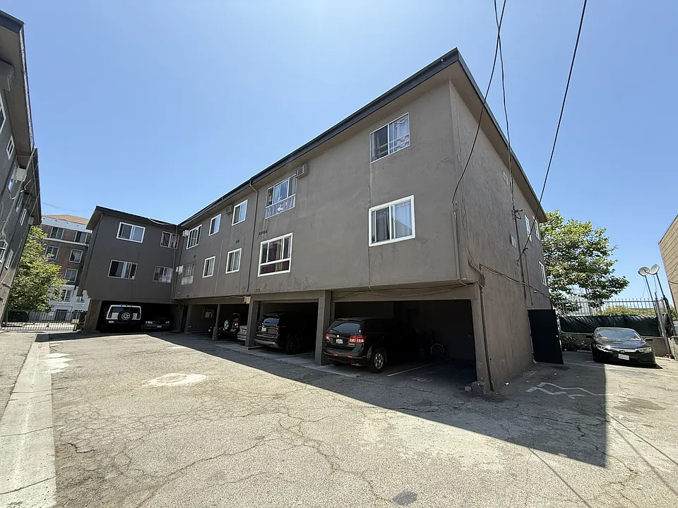2383 W 20th St #305