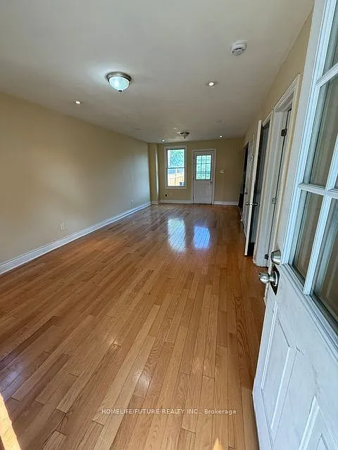 3 bed, $2,100 — Photo 3