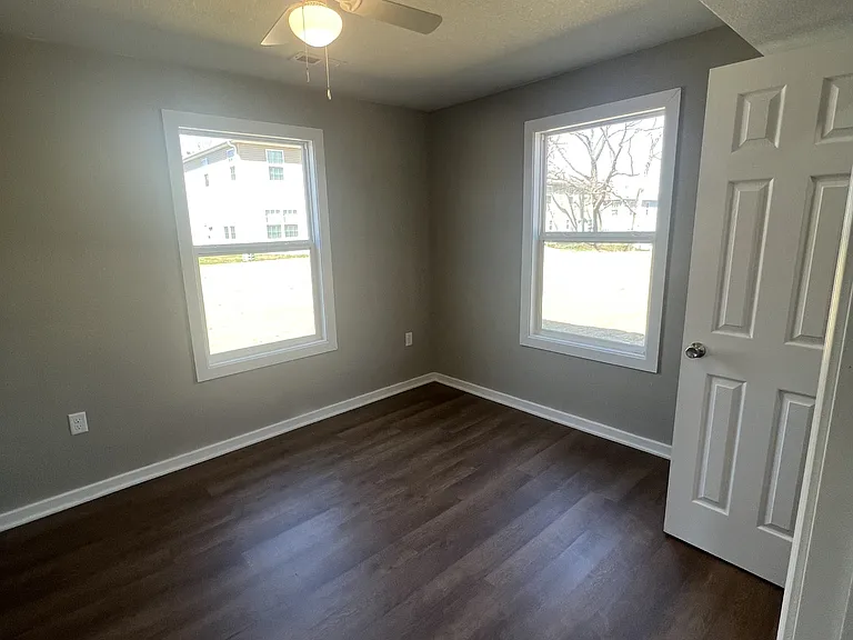 405 Jefferson St #B — Photo 13