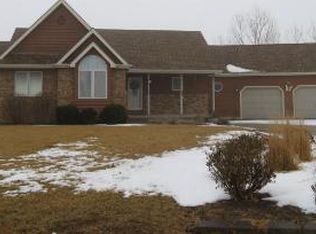 717 Emerald Dr, Lindsborg, KS 67456