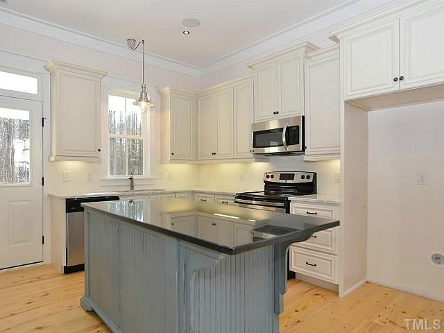 2nd image of 15 Oglethorpe Ave
