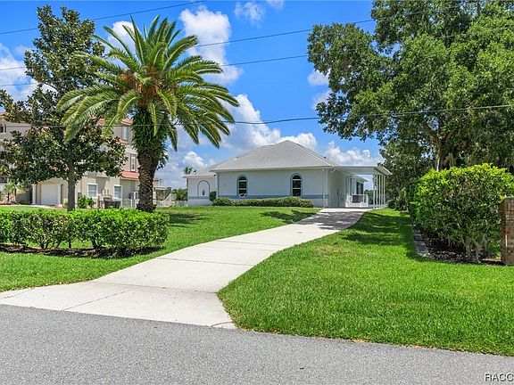 2nd image of 2319 N Watersedge Dr