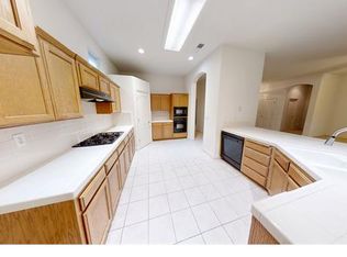 1823 N Holly Ave, Clovis, CA 93619