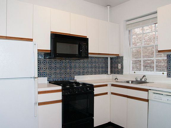 5th image of 1705 1st Ave APT 4RS