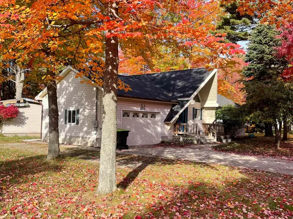 833 Newman St, East Tawas, MI 48730