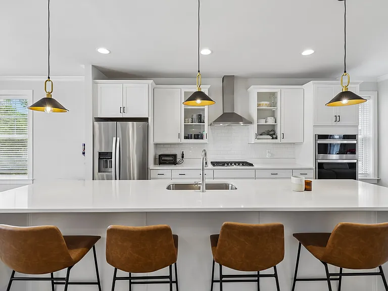 283 Willis St — Photo 3