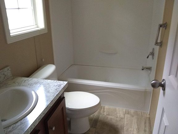 5th image of 37 Dollie Cir