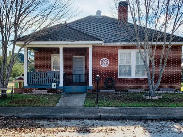 104 Cothran St, Ninety Six, SC 29666