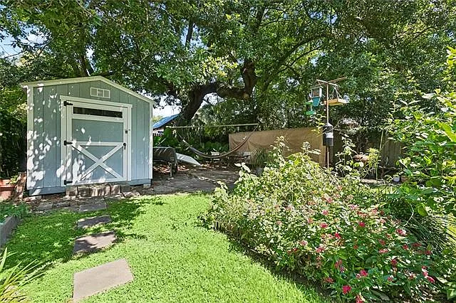 2718 Burdette St — Photo 13