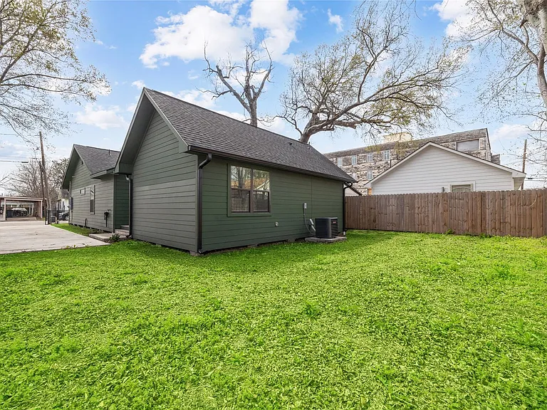 4603 Farmer St — Photo 10
