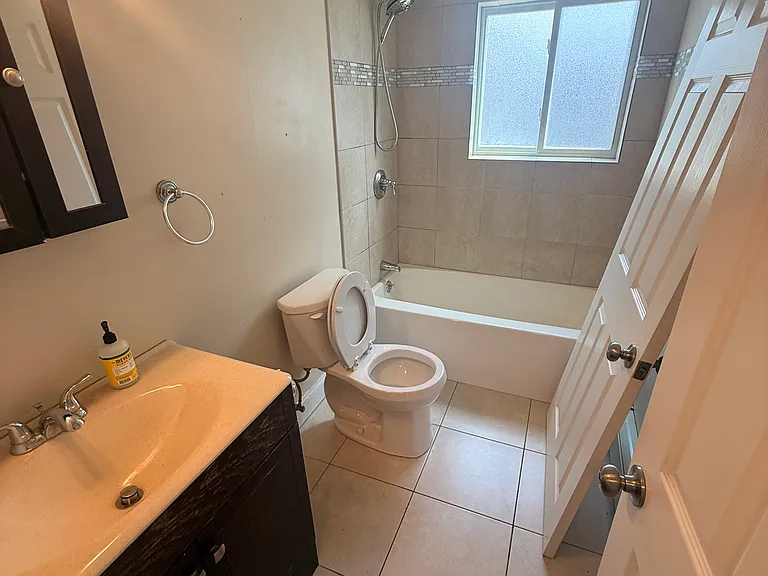 51 Plover Rd #D — Photo 9