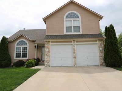 505 Secretariat St, Raymore, MO, 64083