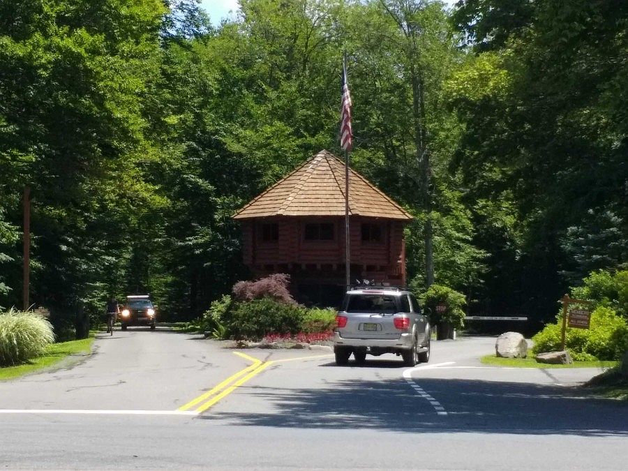 2nd image of 106 Tupelo Trl