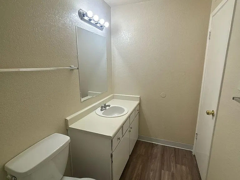 1008 Alvarado Dr SE — Photo 9