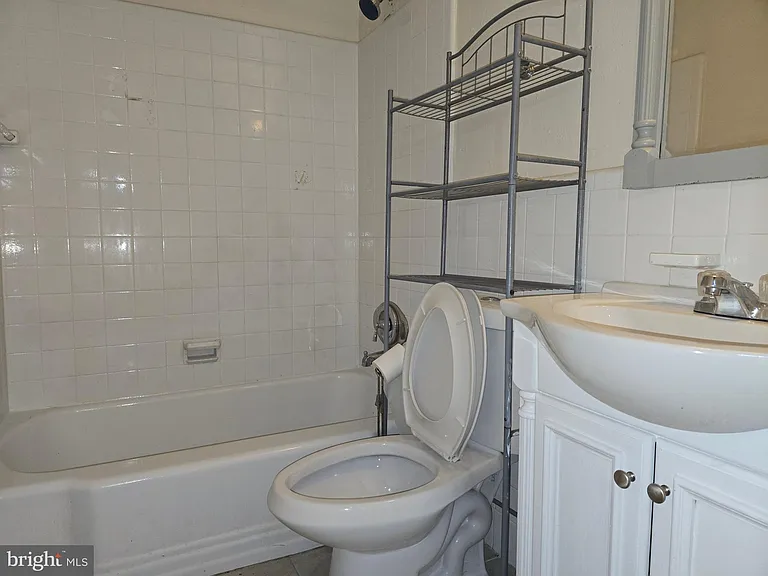 6135 Old York Rd #1/2-1 — Photo 17