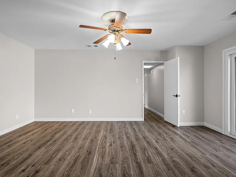 2121 Sunrise Trl — Photo 30