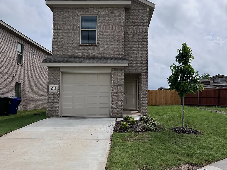 2317 Wolford Ct — Photo 1