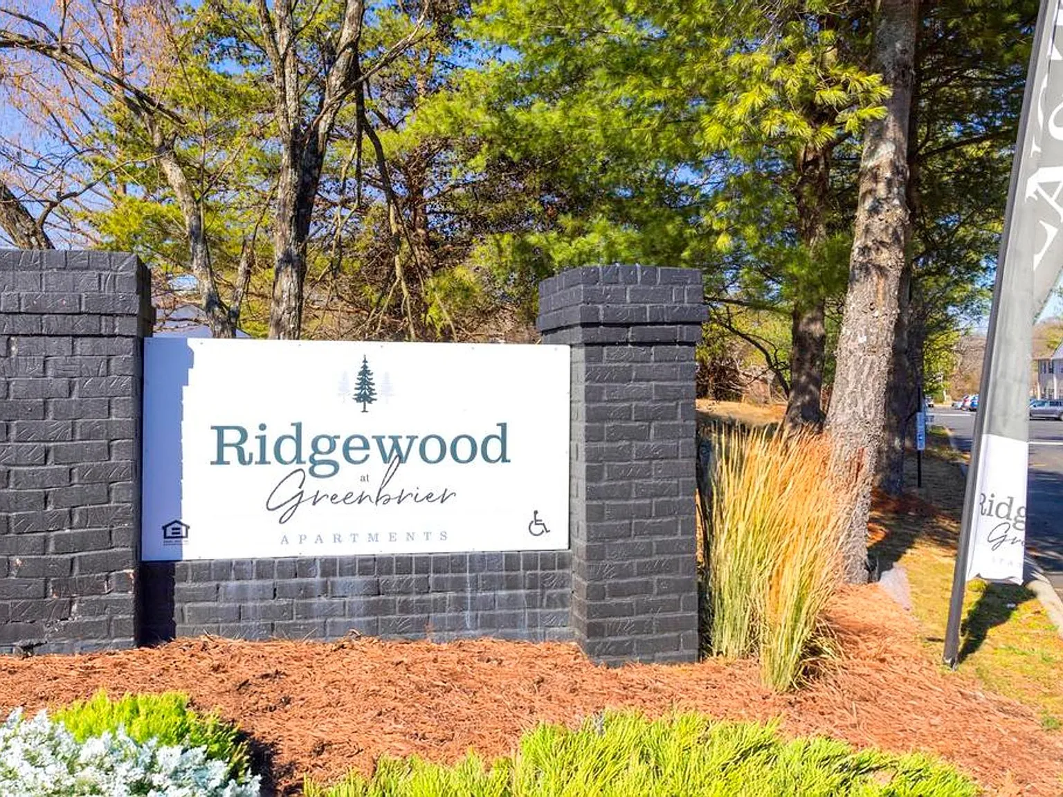 Ridgewood at Greenbrier — Photo 4
