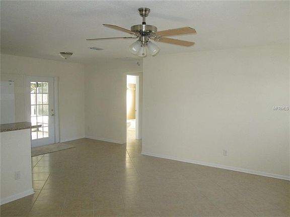 3rd image of 1829 Elaine Dr