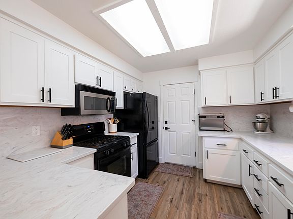 5th image of 1005 Grouse Dr