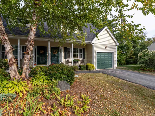 37 Locksley Lane, Raymond, NH 03077