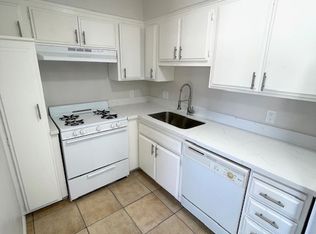 1066 Roswell Ave APT 204, Long Beach, CA 90804