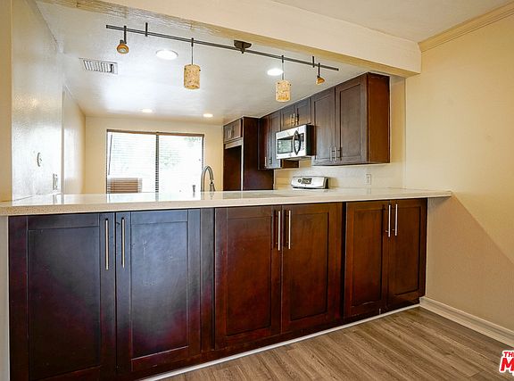 5th image of 5760 Owensmouth Ave Unit 14