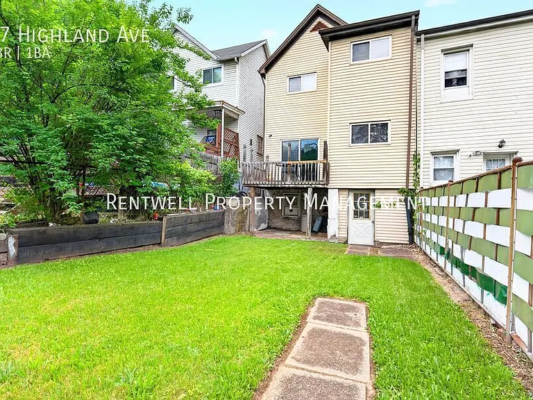 27 Highland Ave — Photo 32