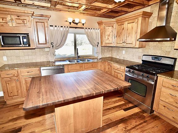 3rd image of 725 6400 Road