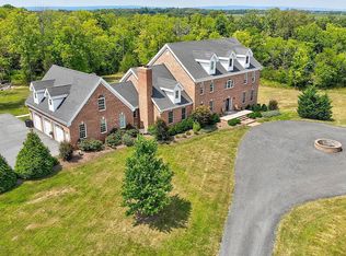 98 Earhart Ln, Berryville, VA 22611