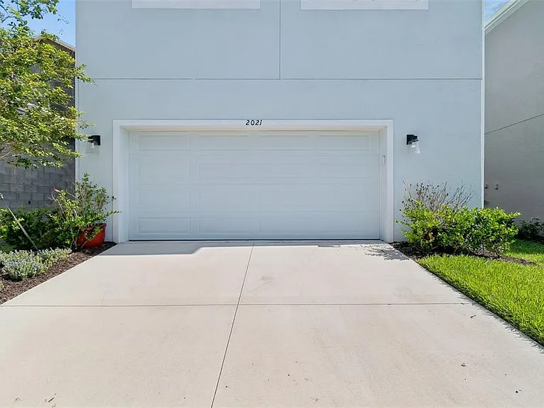 2021 Amelia Bay Pl — Photo 5