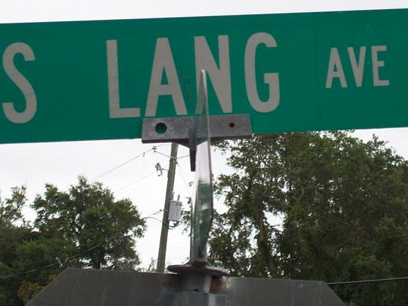 4th image of 214 S Lang Ave