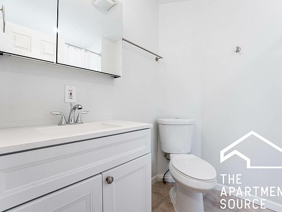 5th image of 1612 N Sedgwick St APT 2R