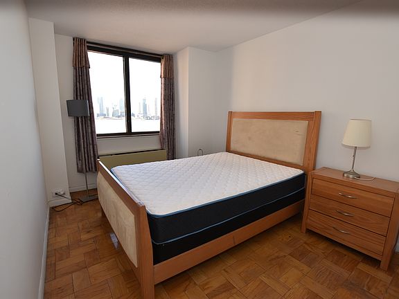 4th image of 630 1st Ave APT 8S